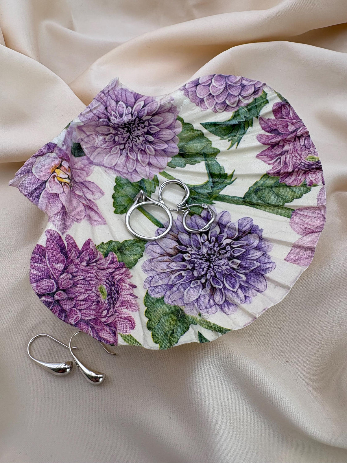 Floral Scallop Trinket Shell Ring Dish