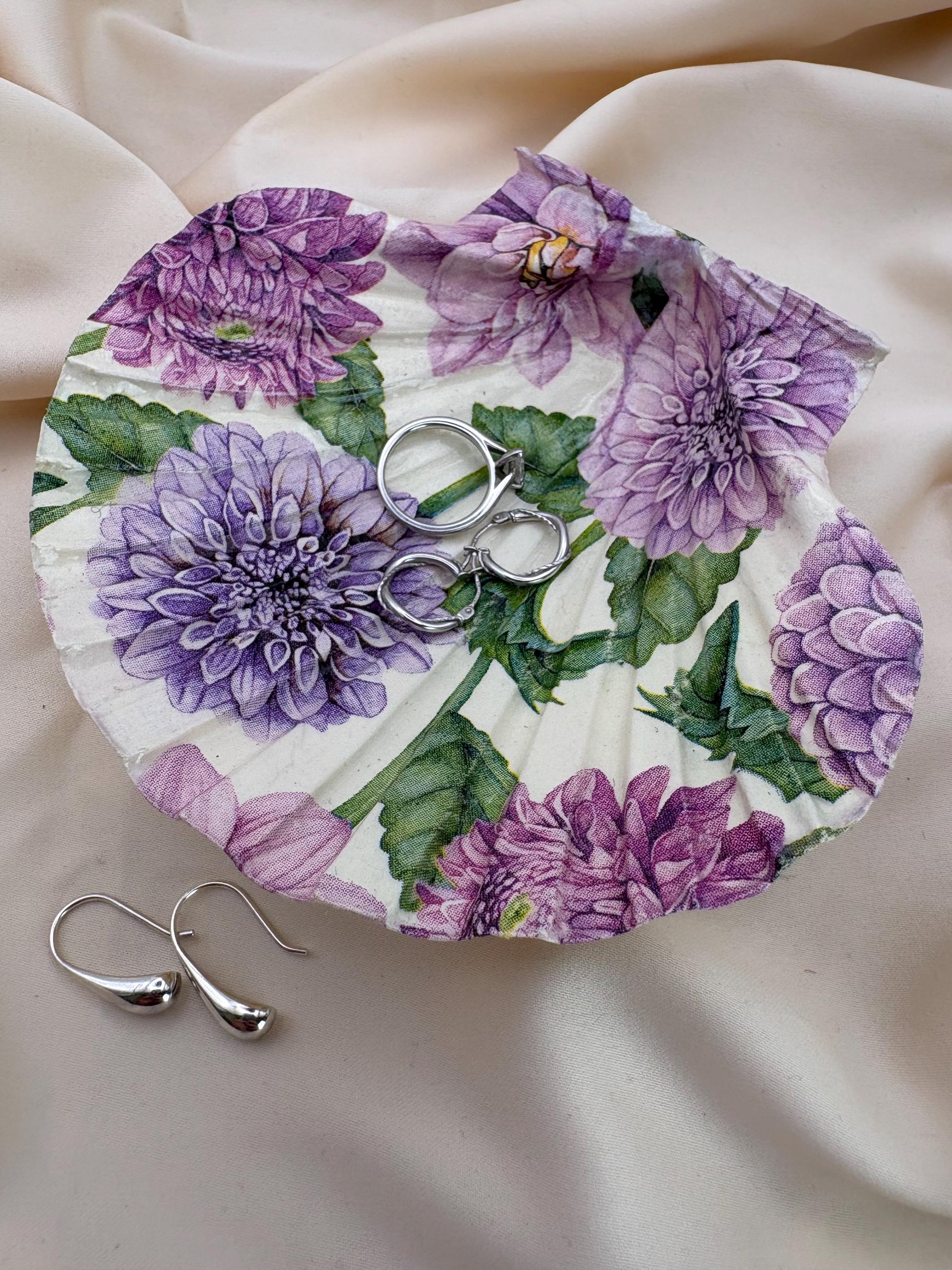 Floral Scallop Trinket Shell Ring Dish