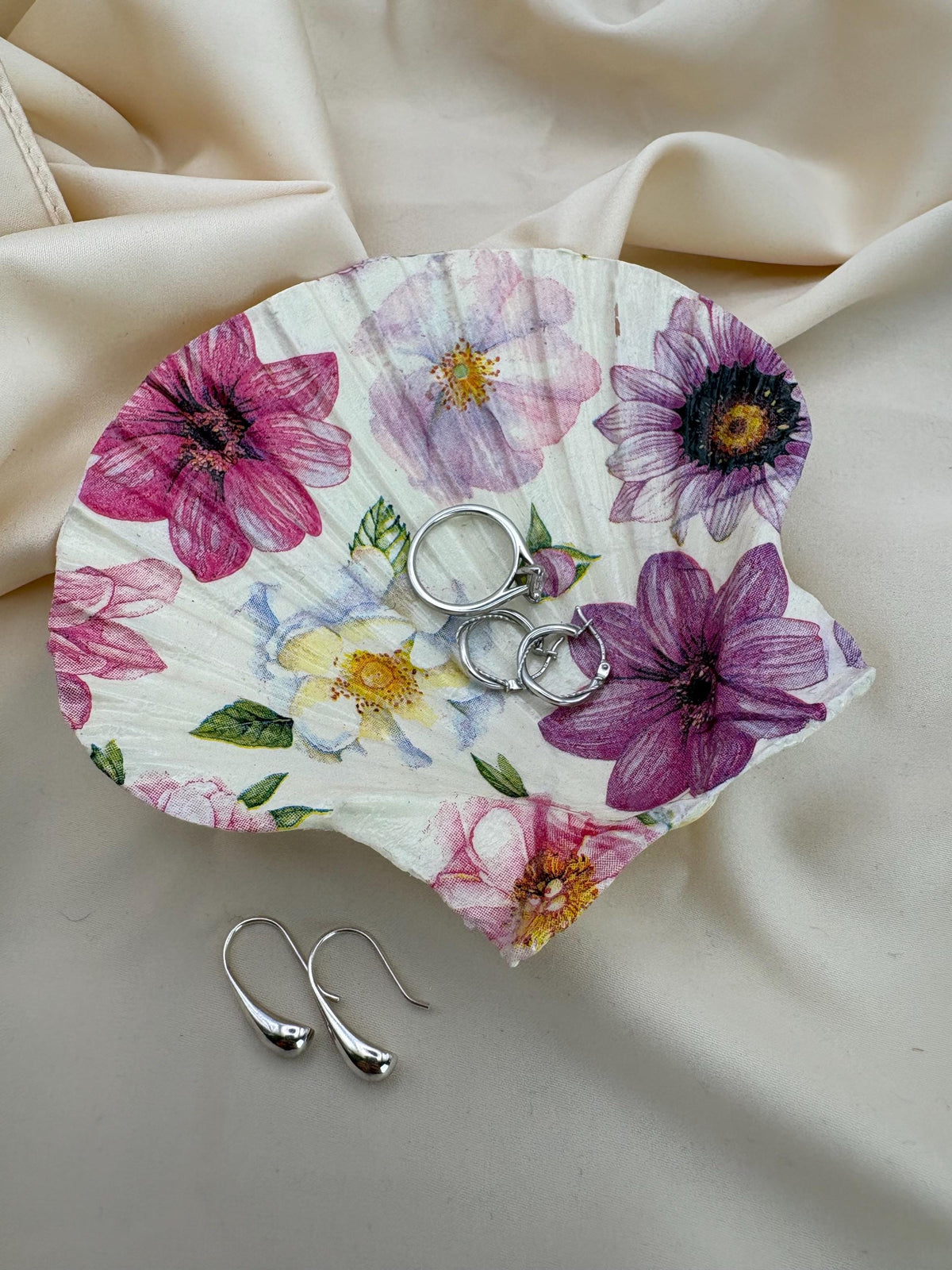 Floral Scallop Trinket Shell Ring Dish - Pink and Cream