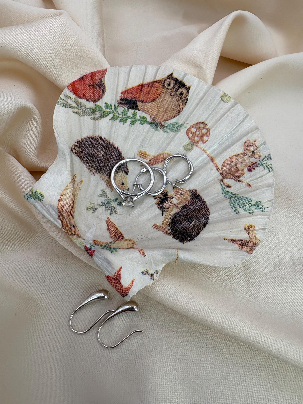 Woodland Friends Scallop Trinket Shell Ring Dish