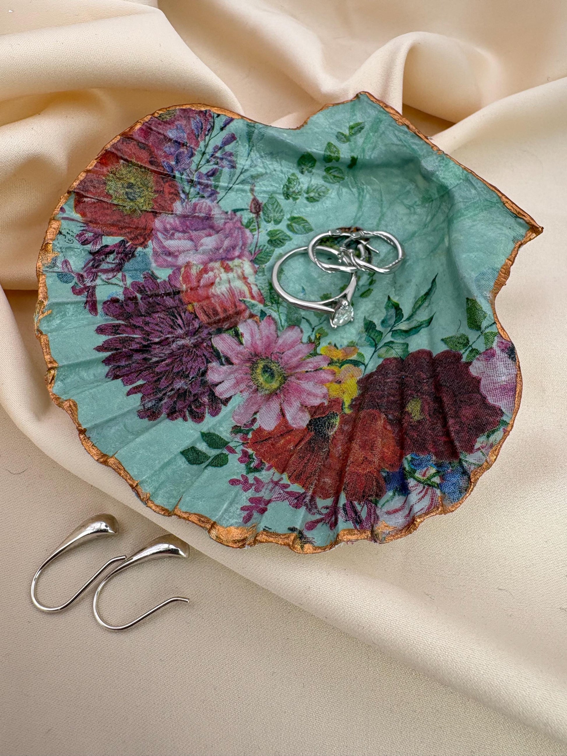 Floral Scallop Trinket Shell Ring Dish - Pale Blue