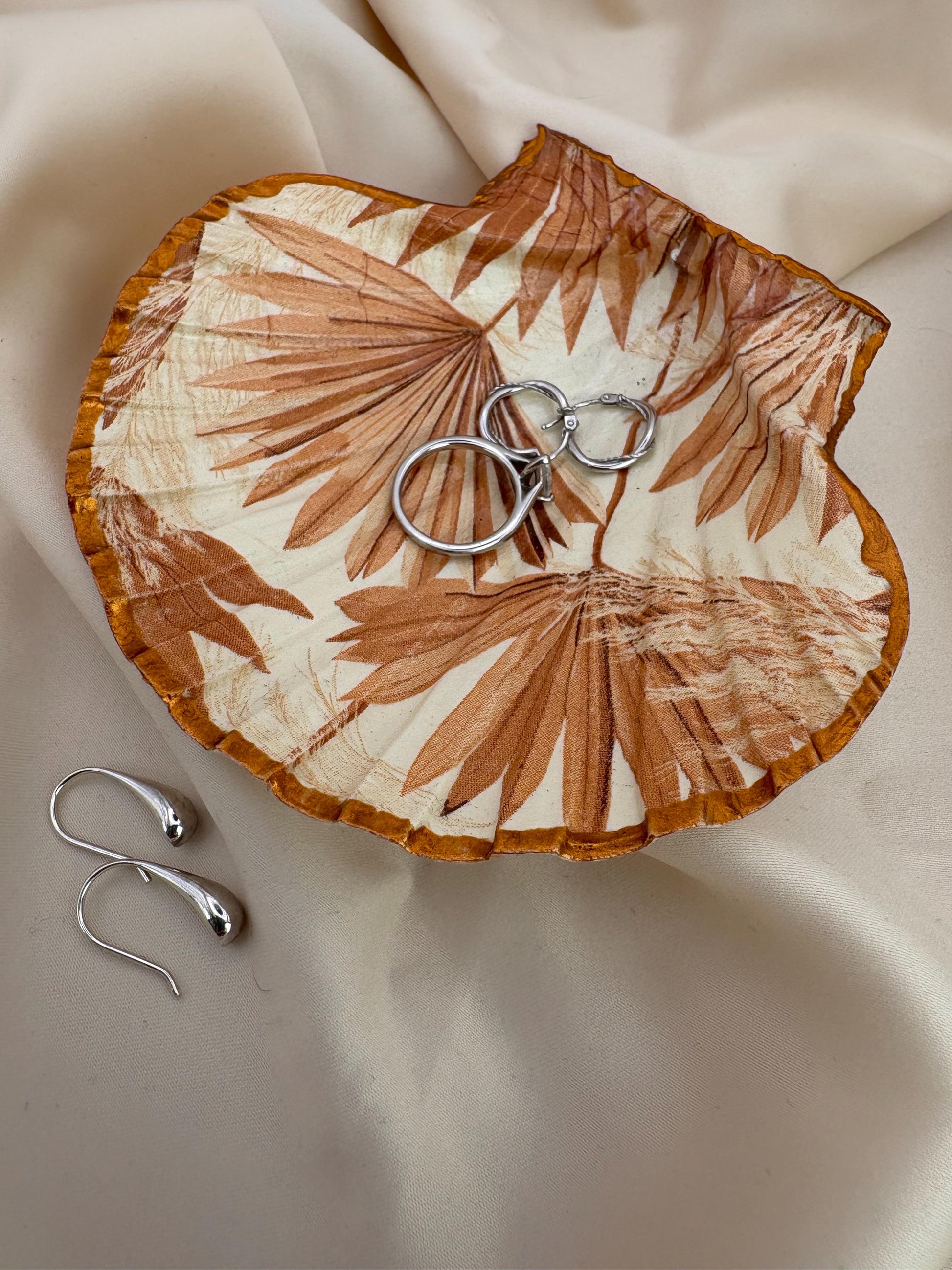 Decoupaged Scallop Shell Ring Dish with Pearl Feet – Botanical Print Trinket Holder