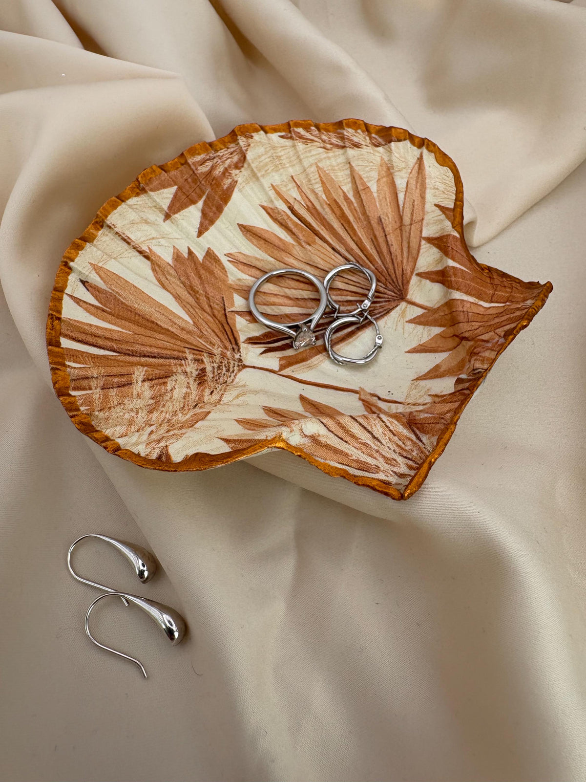Decoupaged Scallop Shell Ring Dish with Pearl Feet – Botanical Print Trinket Holder