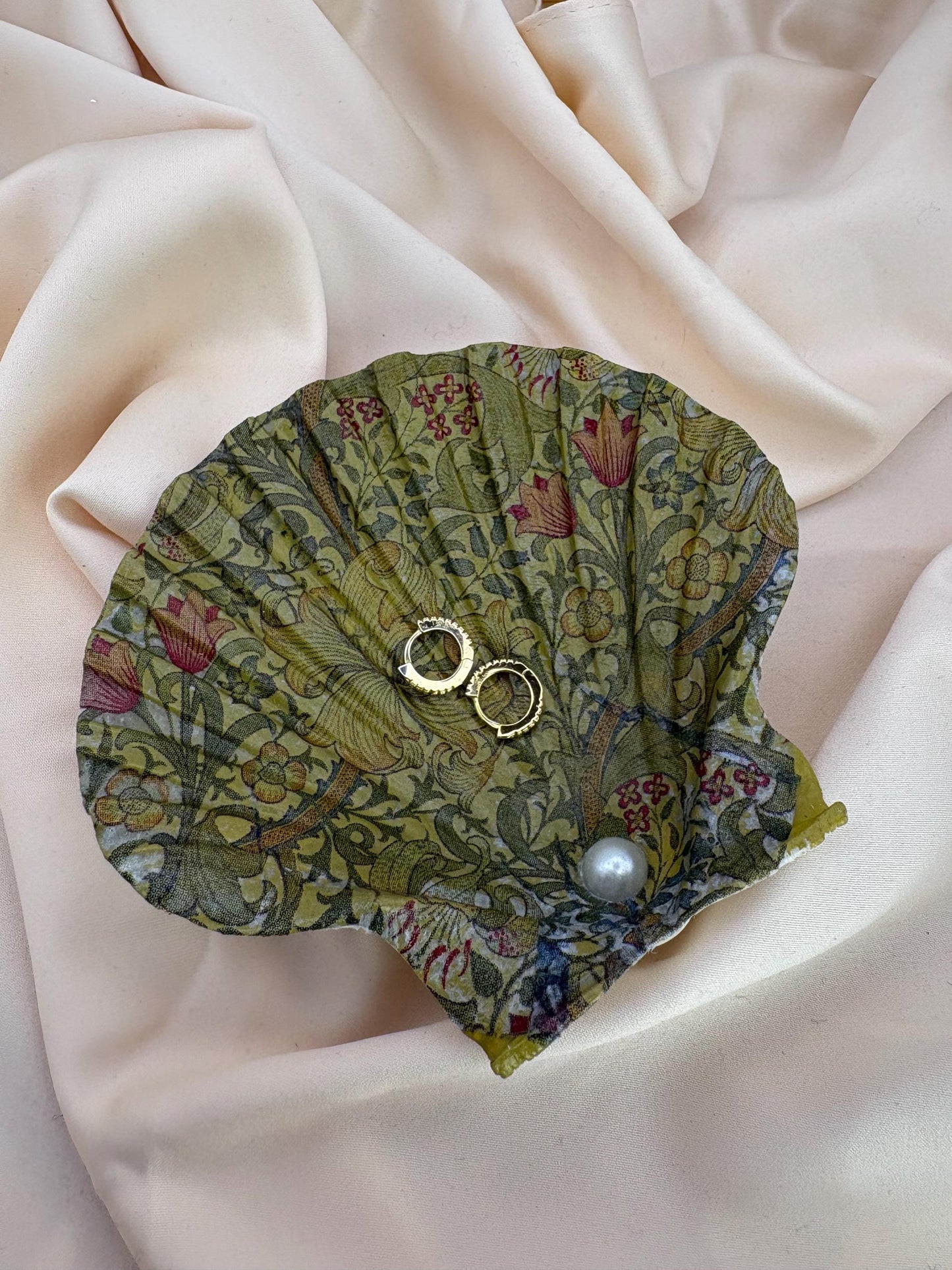 Floral Scallop Trinket Shell Ring Dish - Khaki