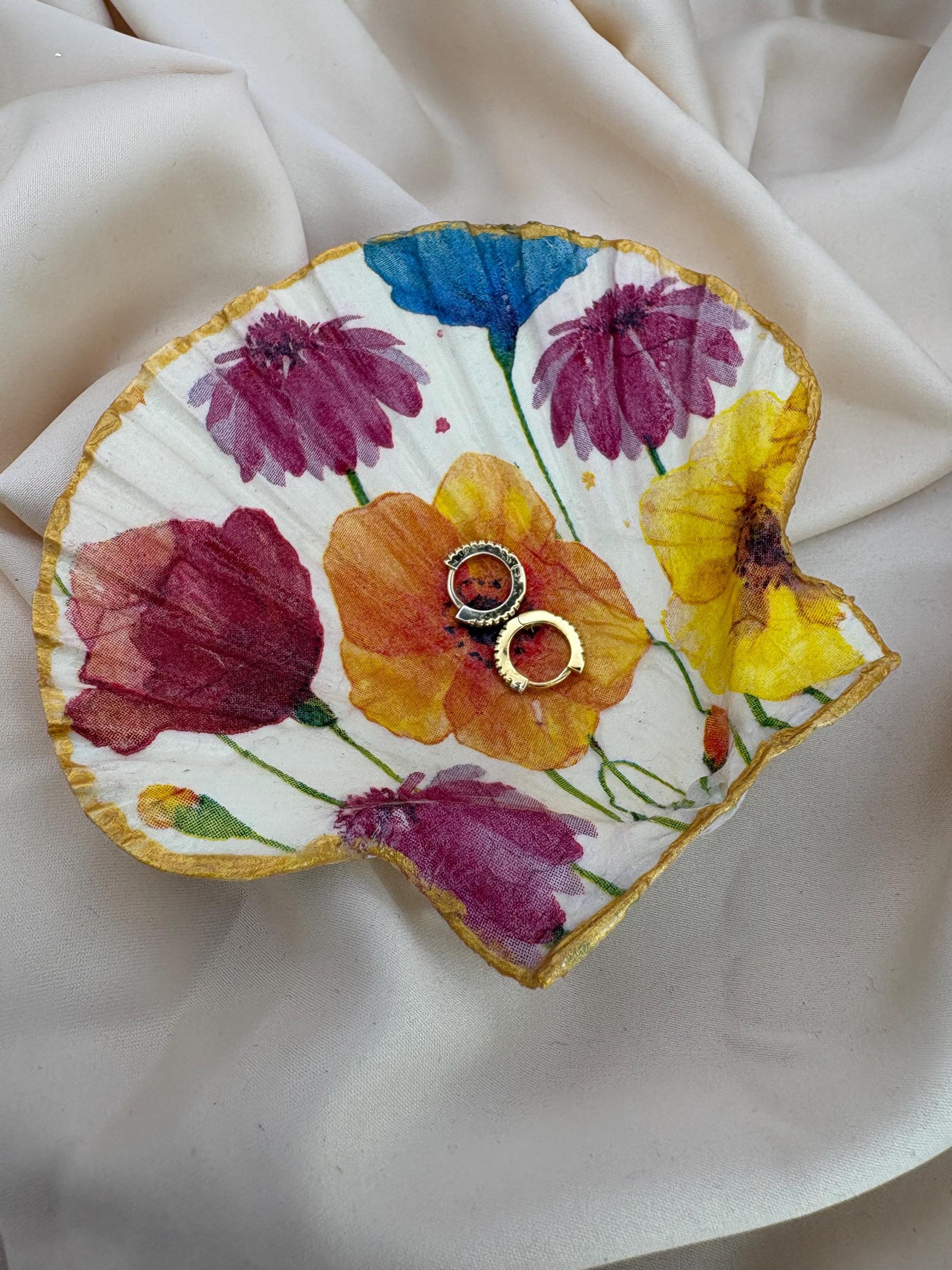 Floral Scallop Trinket Shell Ring Dish - Vibrant
