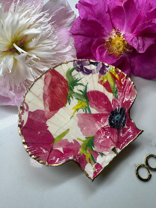 Decoupage Scallop Shell Trinket Dish | Poppy Floral | Gold Edge | Ring Dish | Cottagecore Gift | Handmade