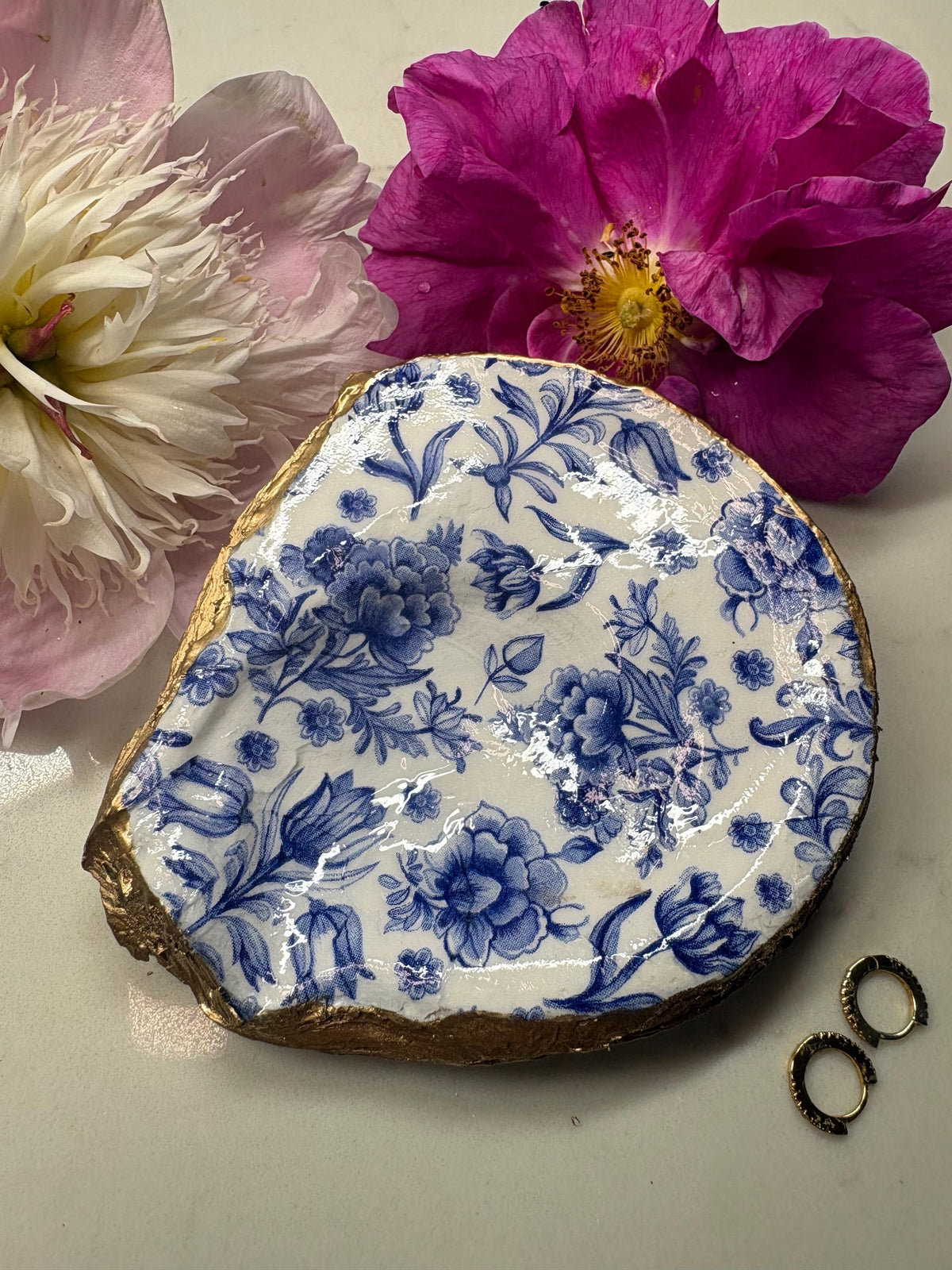 Blue Toile Oyster Shell Ring Dish | Gold Edge Trinket Holder