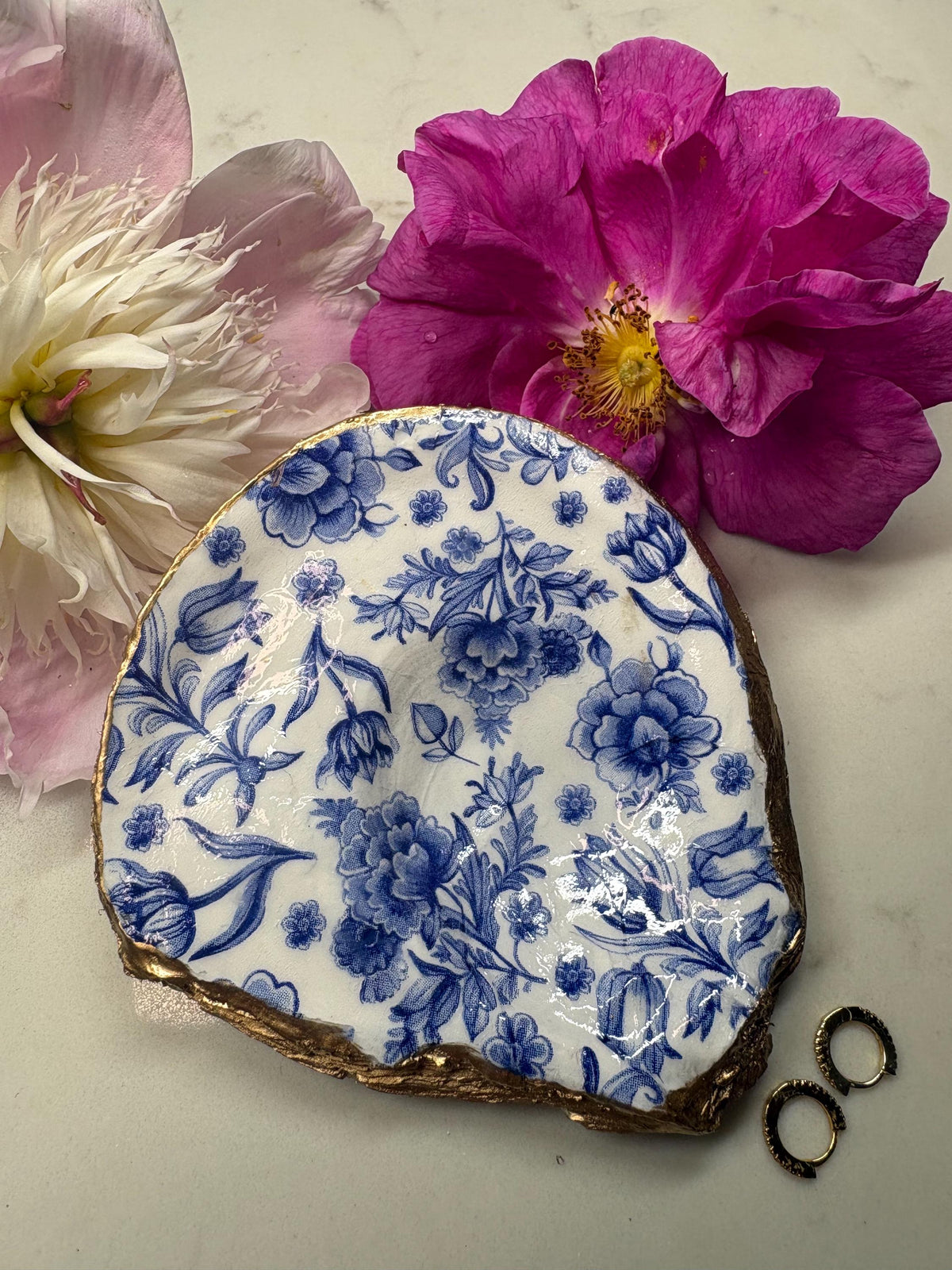 Blue Toile Oyster Shell Ring Dish | Gold Edge Trinket Holder