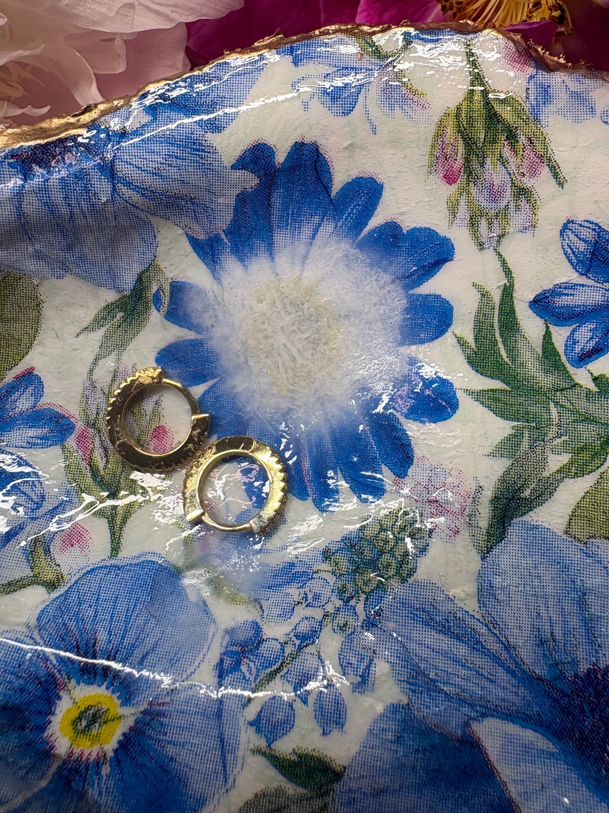 Gold Rimmed Oyster Shell Dish – Blue Floral Decoupage Ring Holder – Boho Jewellery Tray
