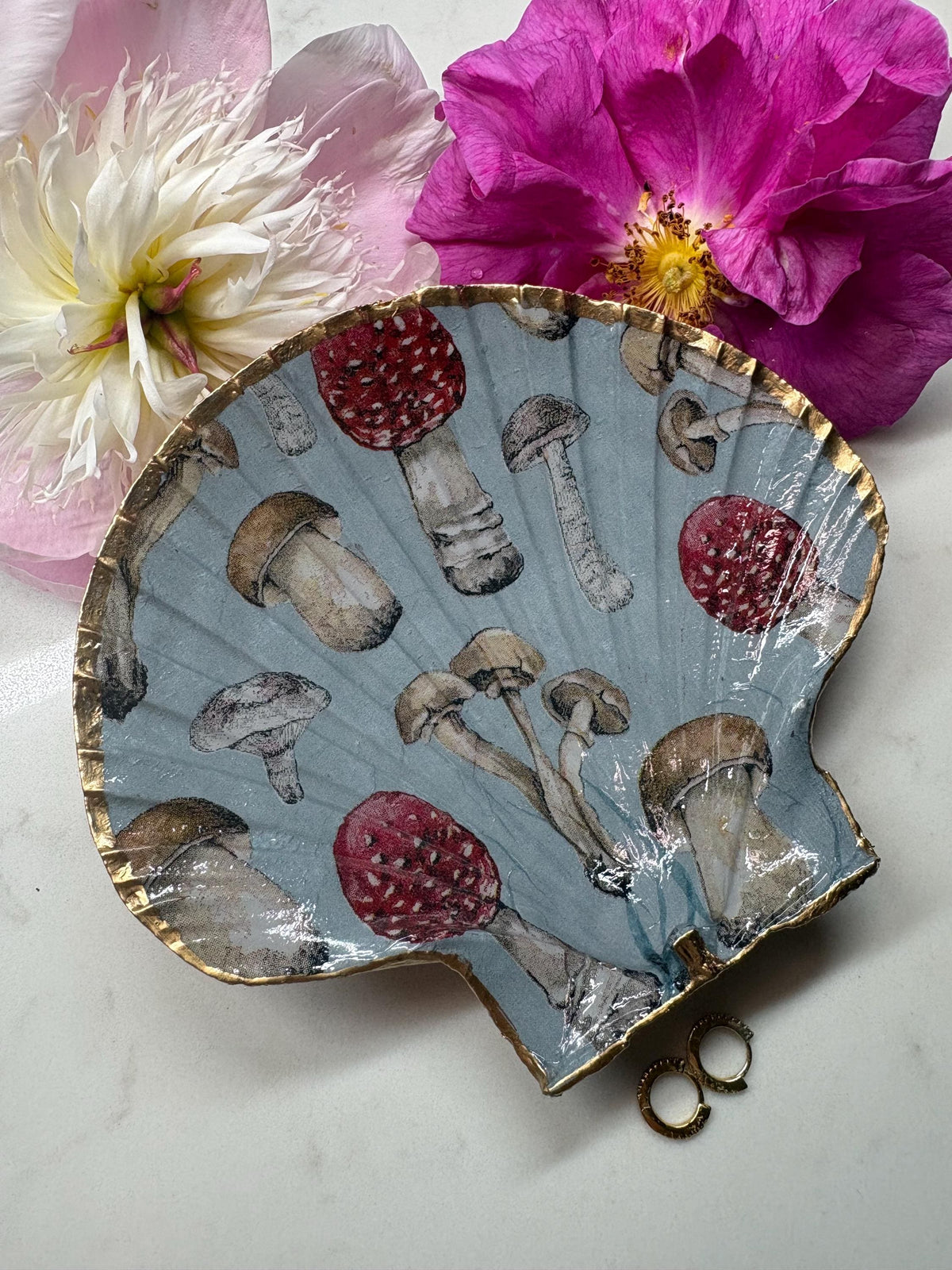 Mushroom Decoupage Scallop Shell Trinket Dish | Vintage Botanical Jewellery Holder