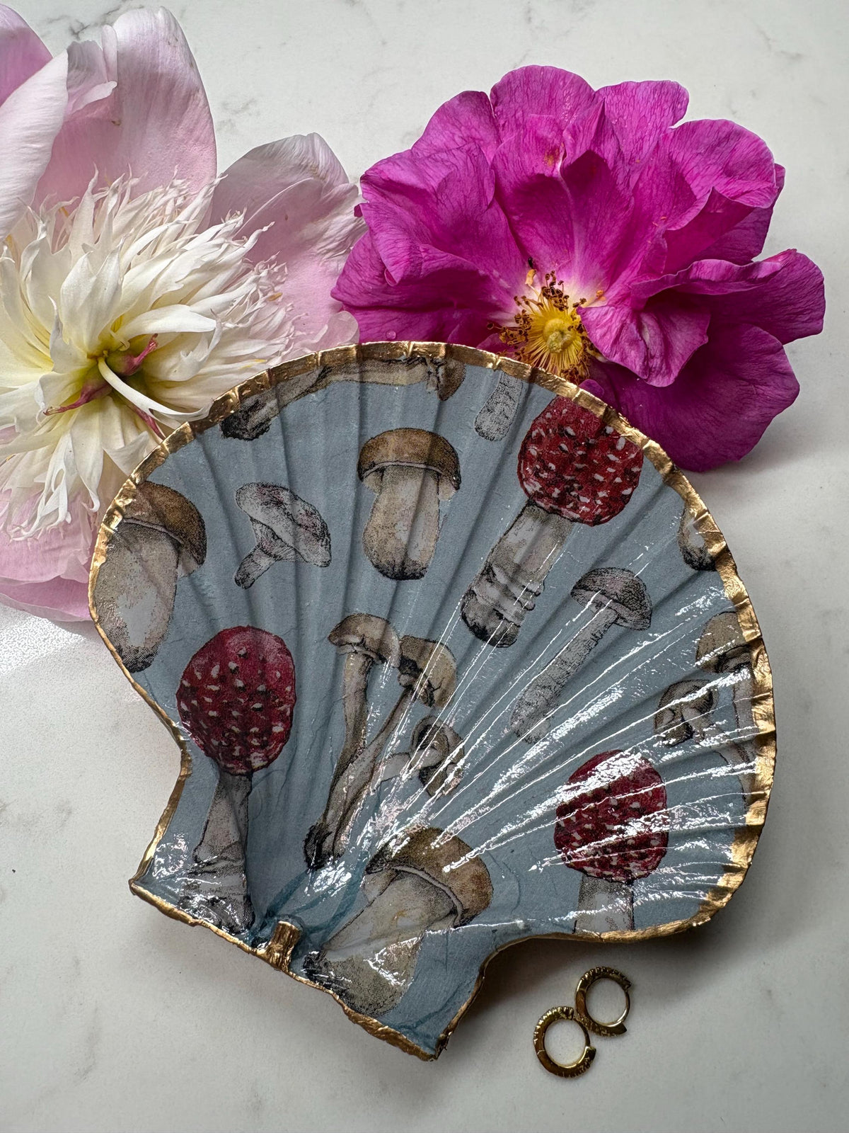 Mushroom Decoupage Scallop Shell Trinket Dish | Vintage Botanical Jewellery Holder