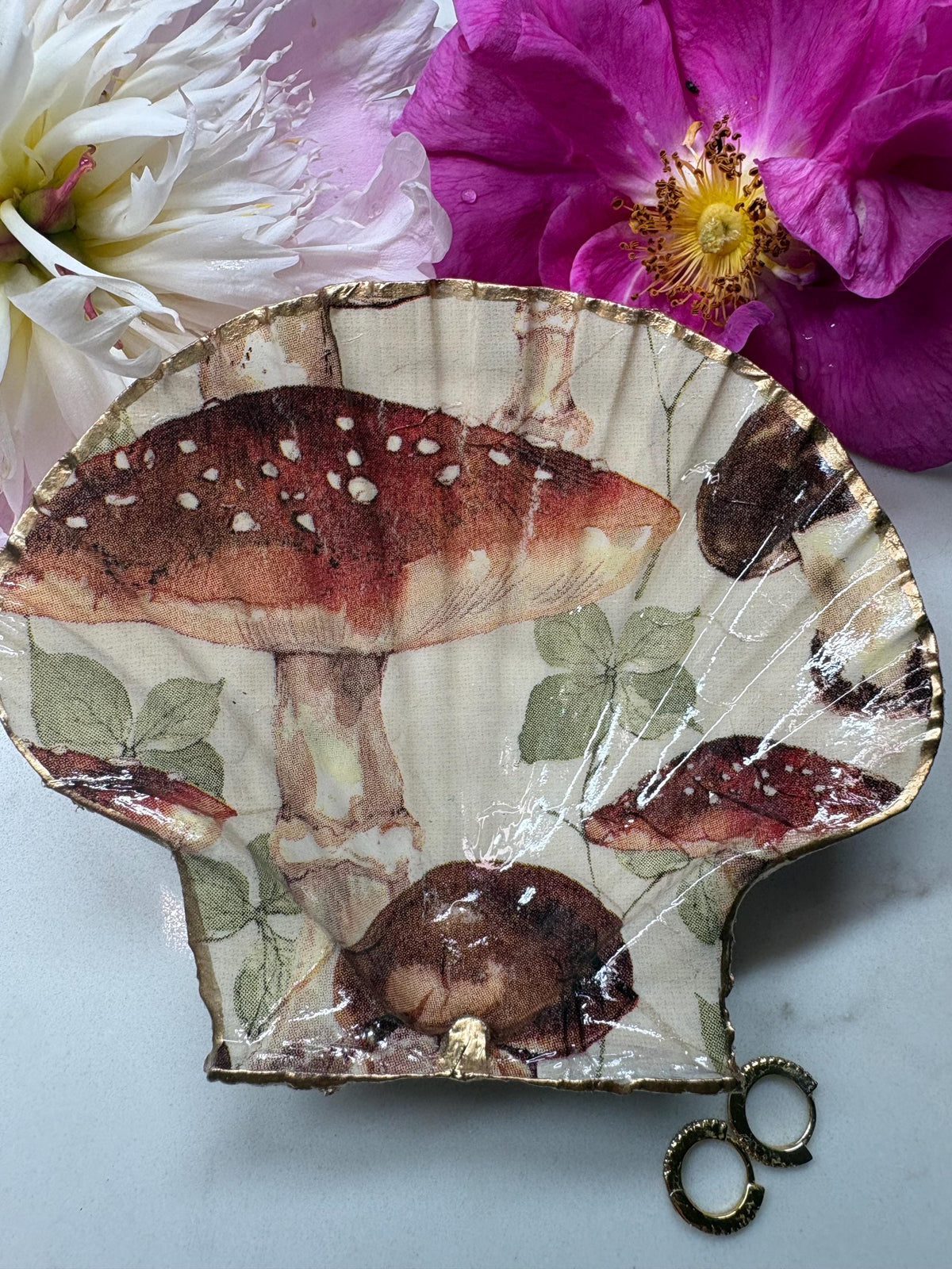 Mushroom Botanical Scallop Shell Ring Dish | Gold Gilded Trinket Holder