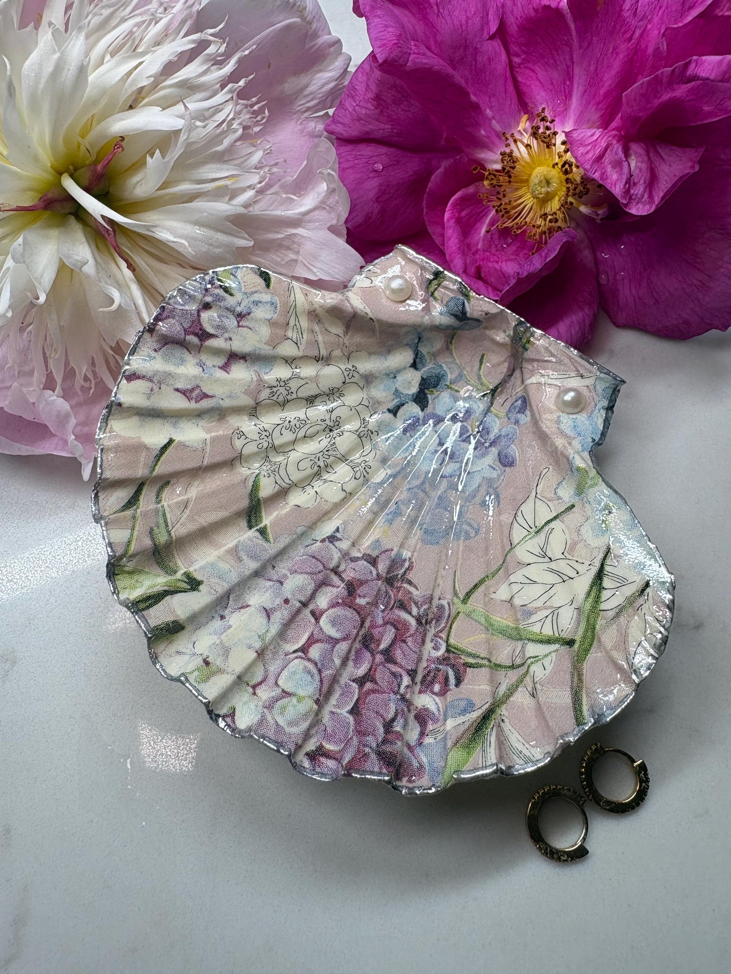 Hydrangea Scallop Shell Trinket Dish | Silver Edge Pearl Ring Holder