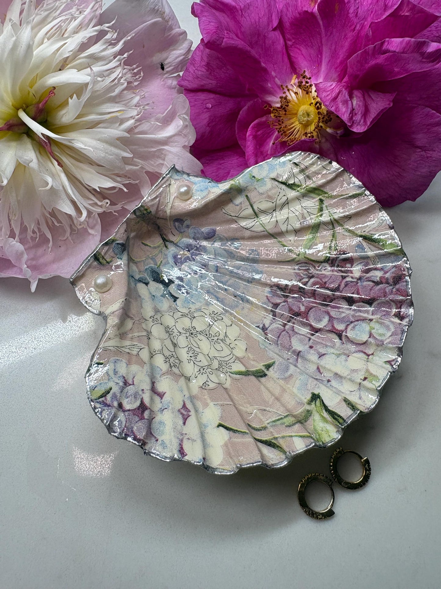 Hydrangea Scallop Shell Trinket Dish | Silver Edge Pearl Ring Holder