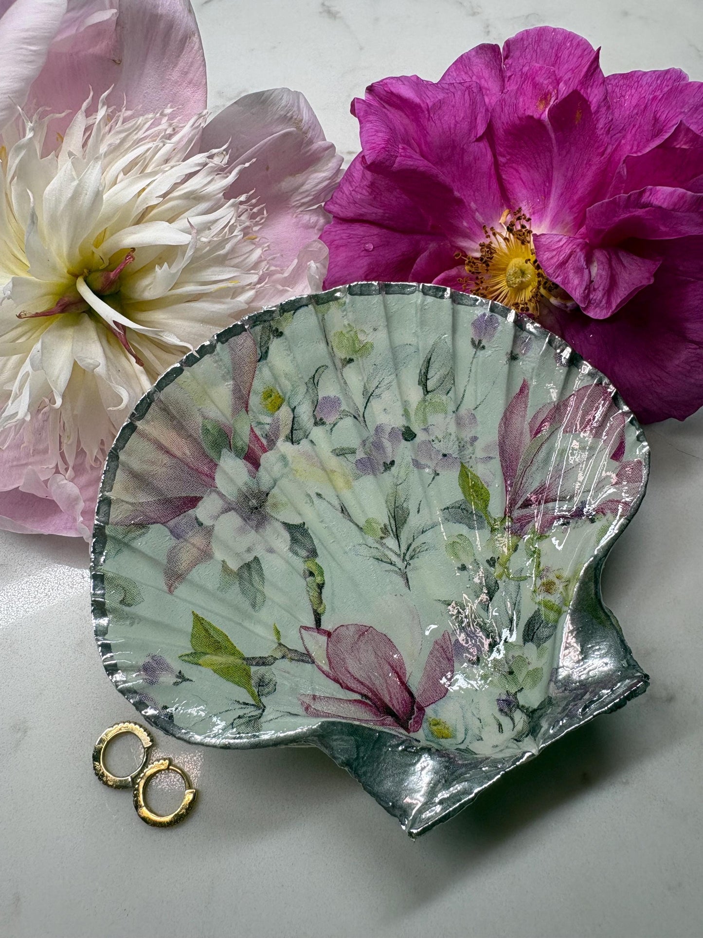 Magnolia Decoupage Scallop Shell Trinket Dish | Silver Edged Ring Holder