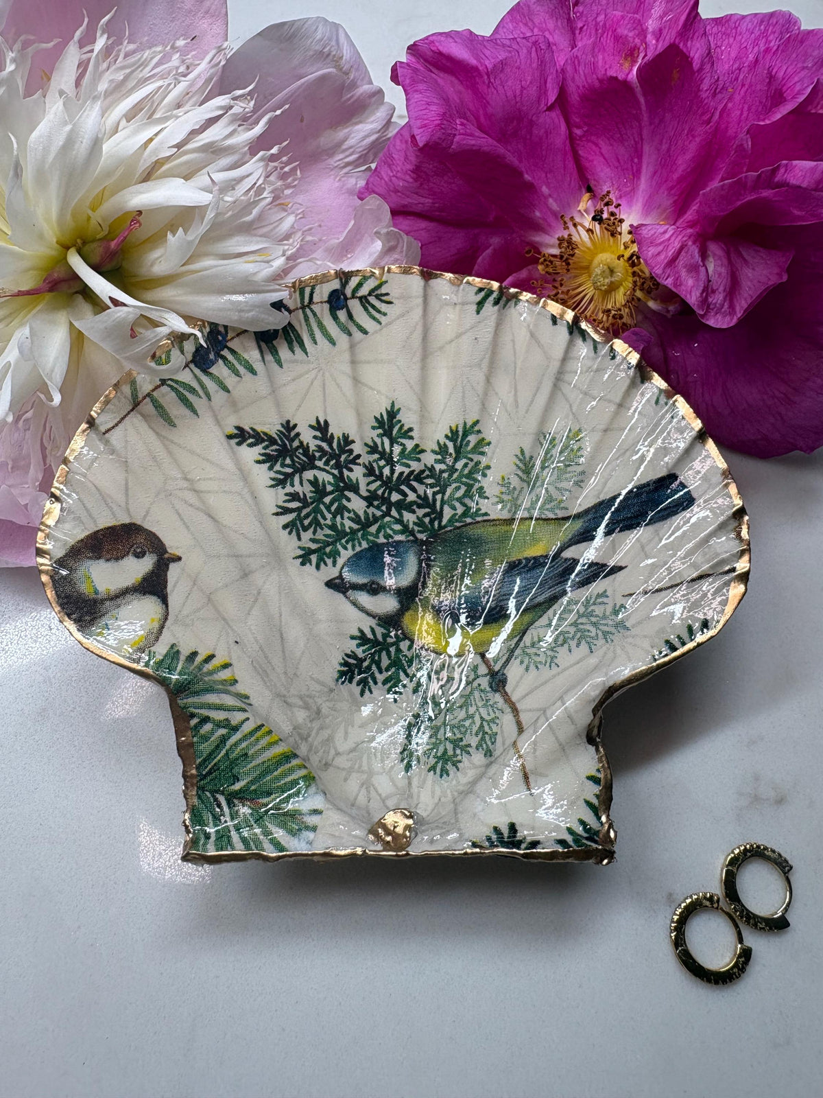 Blue Tit Bird Trinket Dish, Decoupage Scallop Shell Ring Dish, Gold Gilded Edge, Botanical Bird Jewellery Dish, Nature Lover Gift