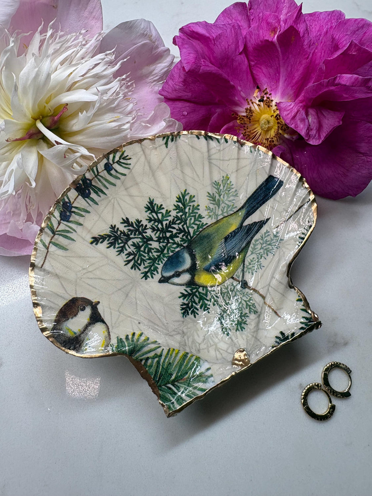 Blue Tit Bird Trinket Dish, Decoupage Scallop Shell Ring Dish, Gold Gilded Edge, Botanical Bird Jewellery Dish, Nature Lover Gift