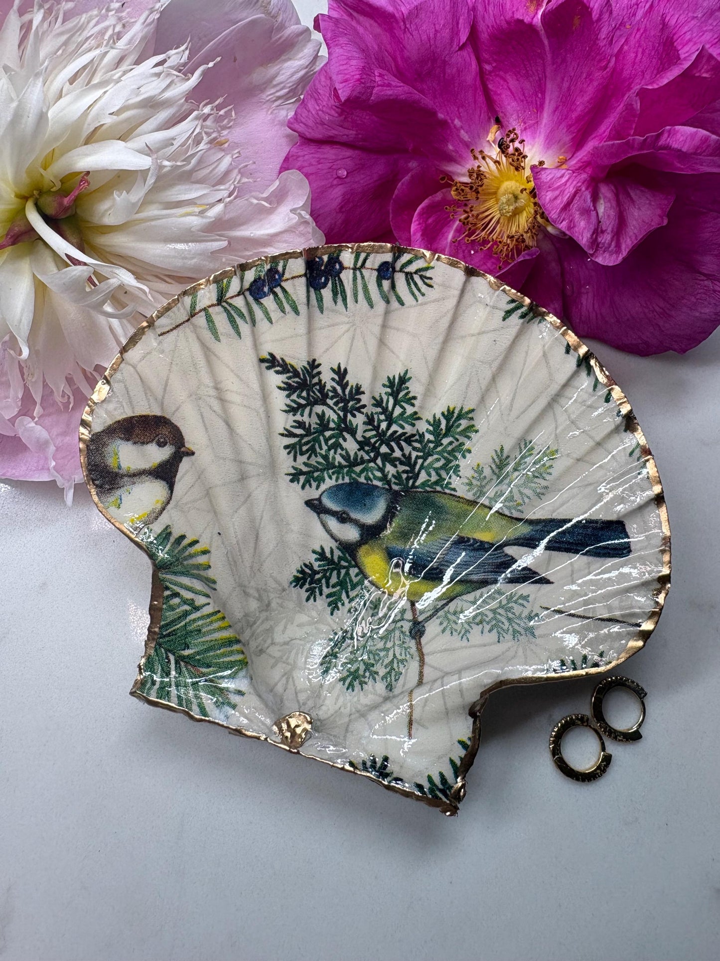 Blue Tit Bird Trinket Dish, Decoupage Scallop Shell Ring Dish, Gold Gilded Edge, Botanical Bird Jewellery Dish, Nature Lover Gift