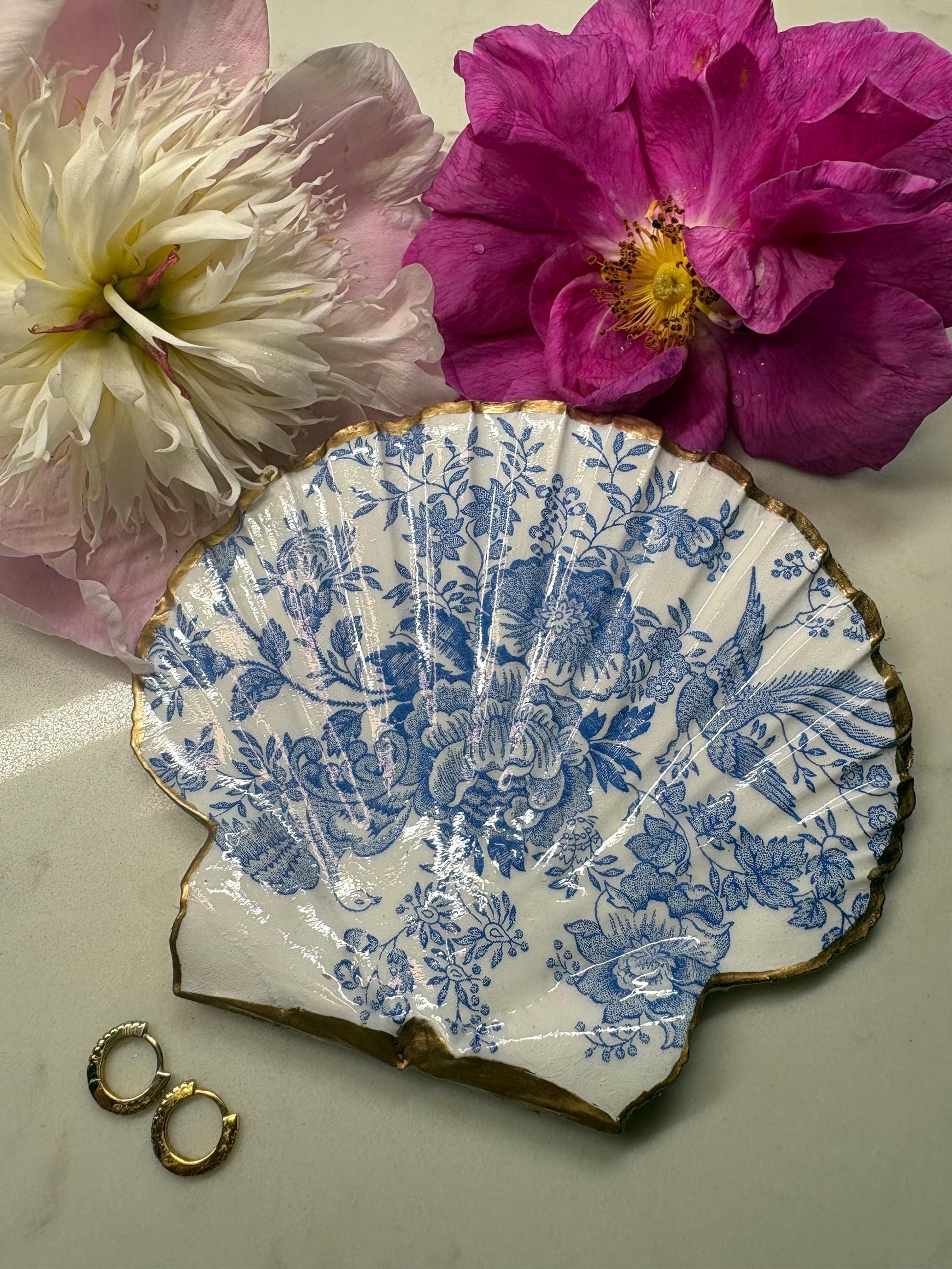 Chinoiserie Scallop Shell Trinket Dish | Blue White Bird Decoupage Ring Holder