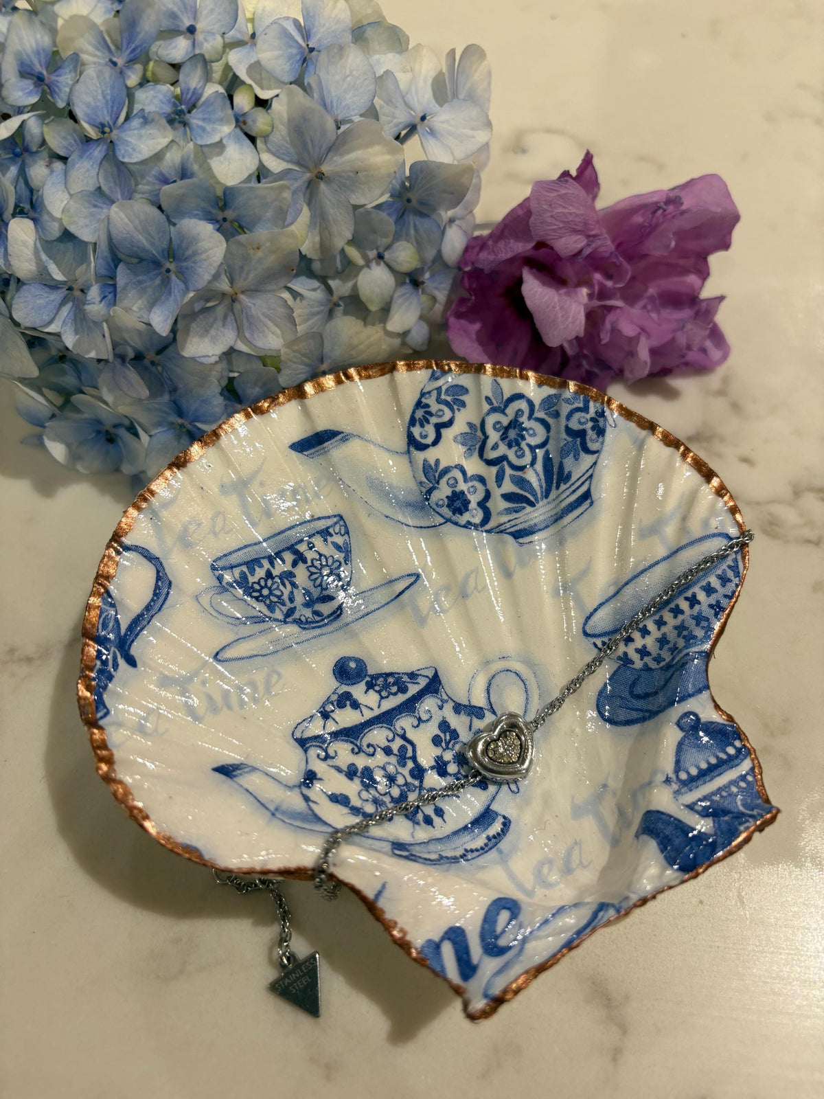 Blue & White Tea Time Shell Trinket Dish | Copper Edge Scallop Shell Ring Holder