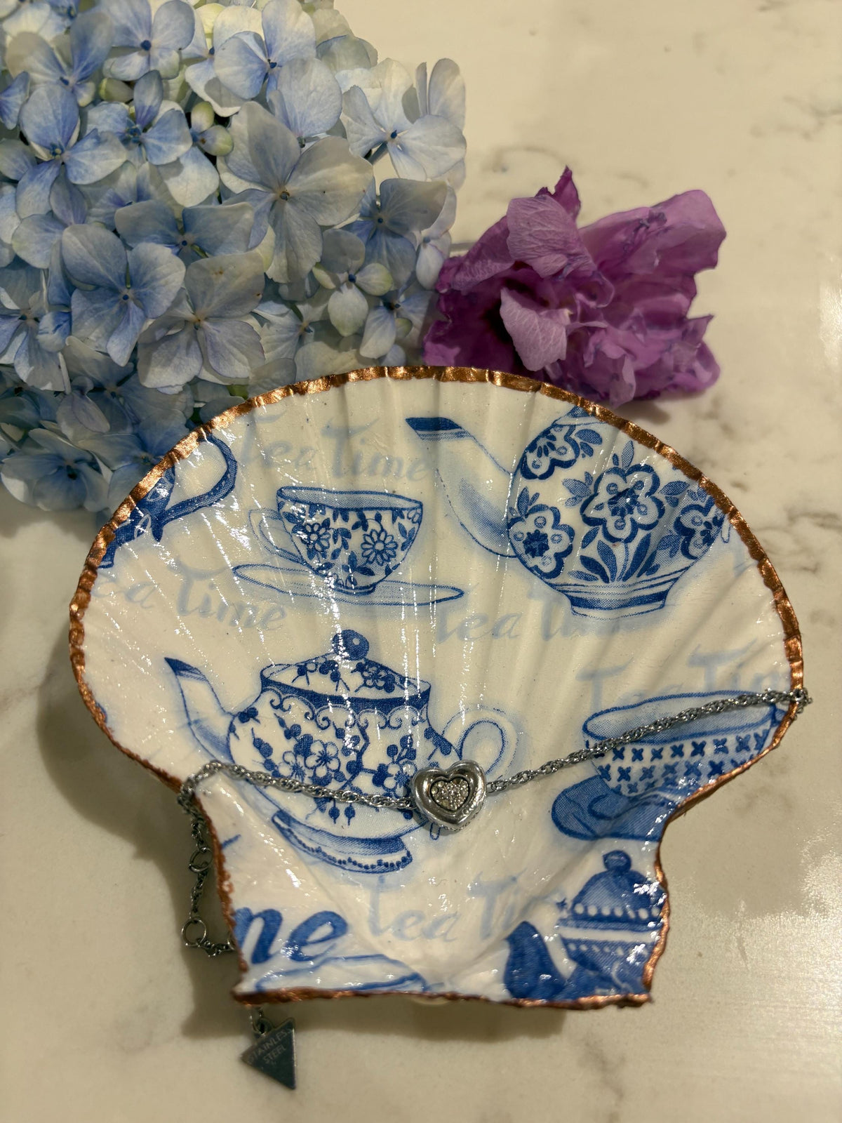 Blue & White Tea Time Shell Trinket Dish | Copper Edge Scallop Shell Ring Holder